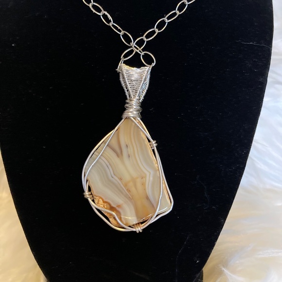 Handmade stone necklace. - Picture 3 of 4